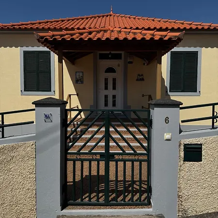 Апартаменты O Cantinho Do Ze *