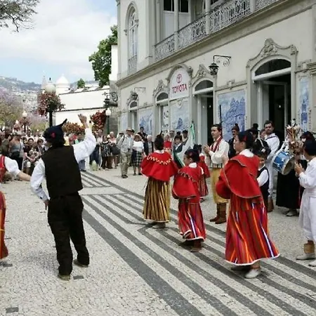 O Cantinho Do Ze Funchal (Madeira)